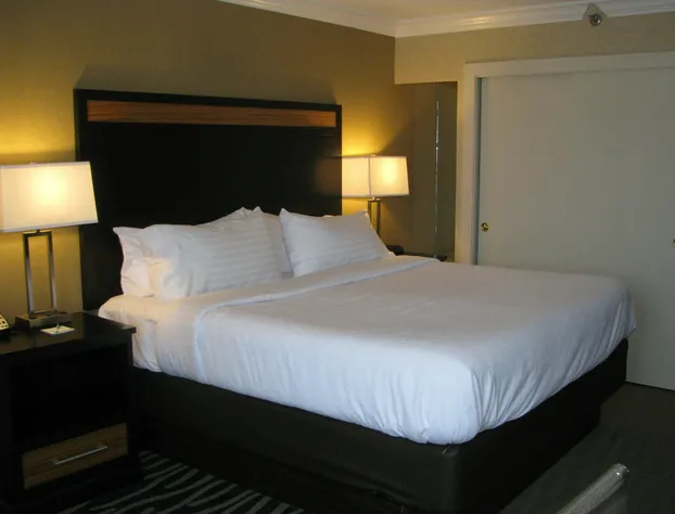 DoubleTree by Hilton Downtown Concord hotel detail image 2