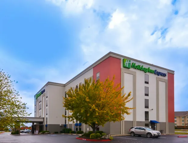 Holiday Inn Express Fayetteville- Univ of AR Area by IHG hotel detail image 1