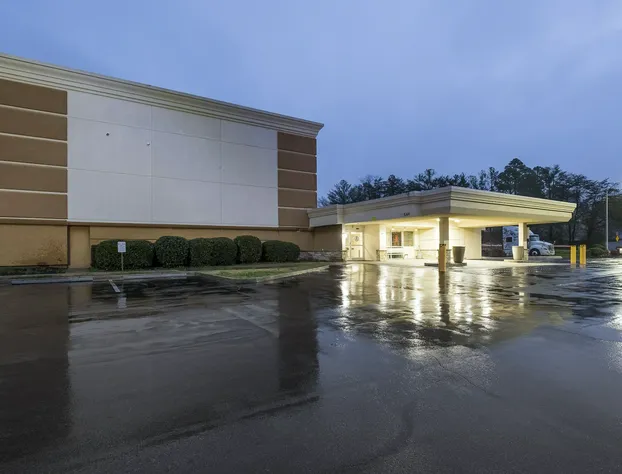 Red Roof Inn Knoxville Central - Papermill Road hotel detail image 3