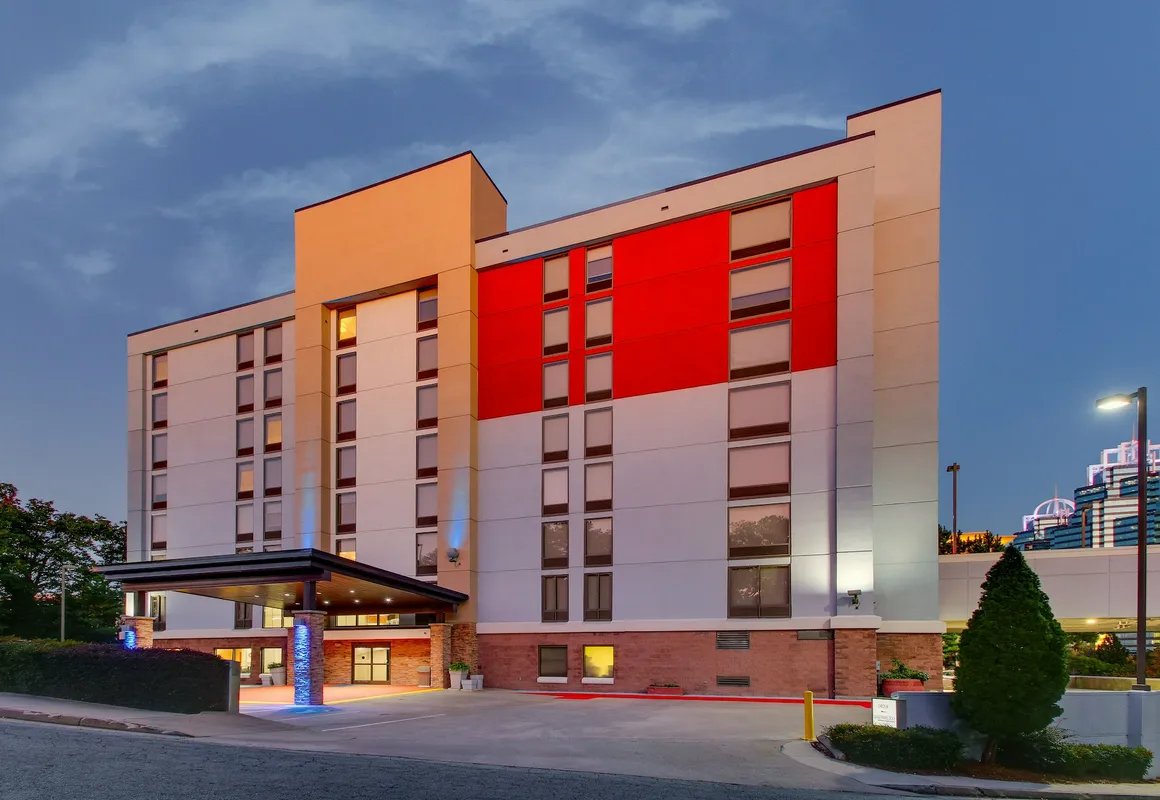 Holiday Inn Express & Suites Atlanta N-Perimeter Mall Area by IHG hotel hero