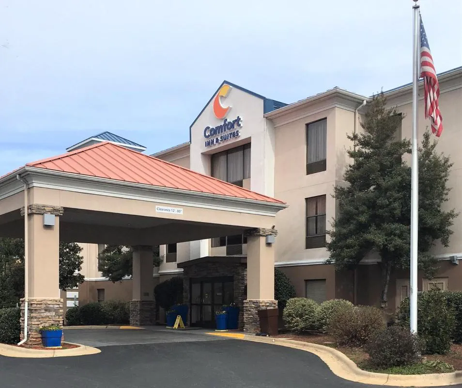 Comfort Inn & Suites Asheboro East hotel hero