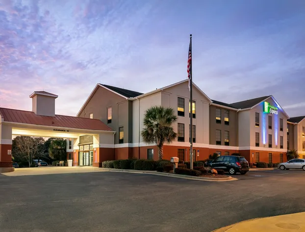 Holiday Inn Express & Suites Milton East I-10 by IHG hotel detail image 1