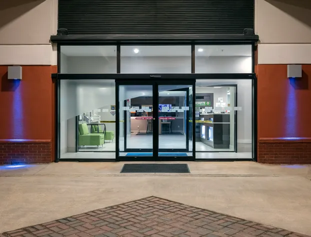 Holiday Inn Express & Suites Milton East I-10 by IHG hotel detail image 3