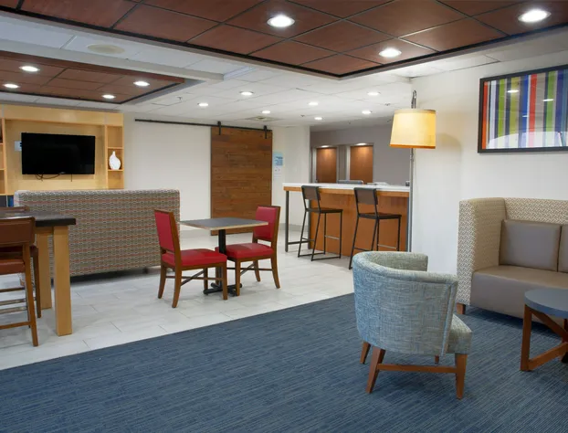 Holiday Inn Express & Suites Dayton-Huber Heights by IHG hotel detail image 3