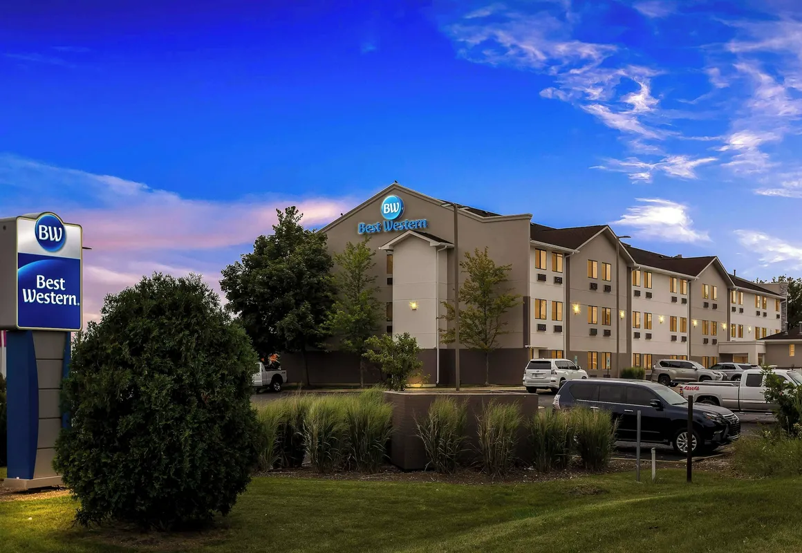 Best Western Oswego Hotel hotel hero