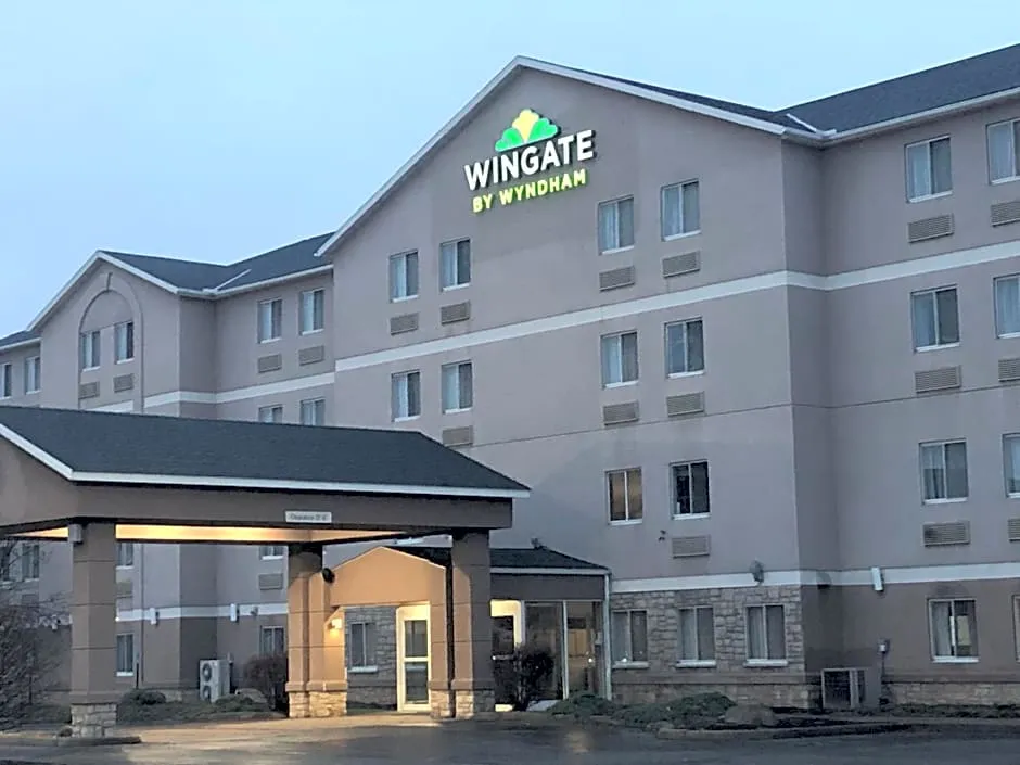 Wingate by Wyndham Ashland hotel hero