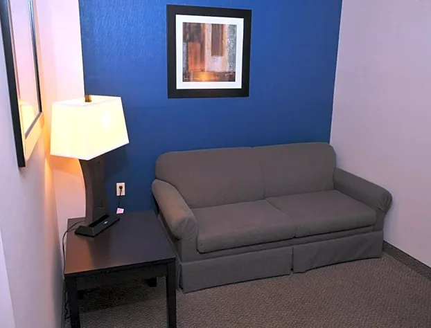 Wingate by Wyndham Ashland hotel detail image 1