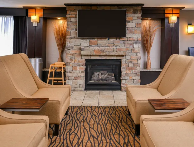 Holiday Inn Express & Suites Topeka West I-70 Wanamaker by IHG hotel detail image 3