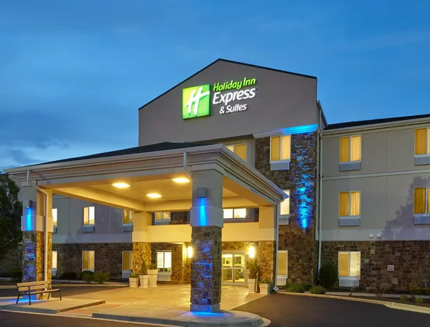 Holiday Inn Express & Suites Pekin (Peoria Area) by IHG hotel detail image 2