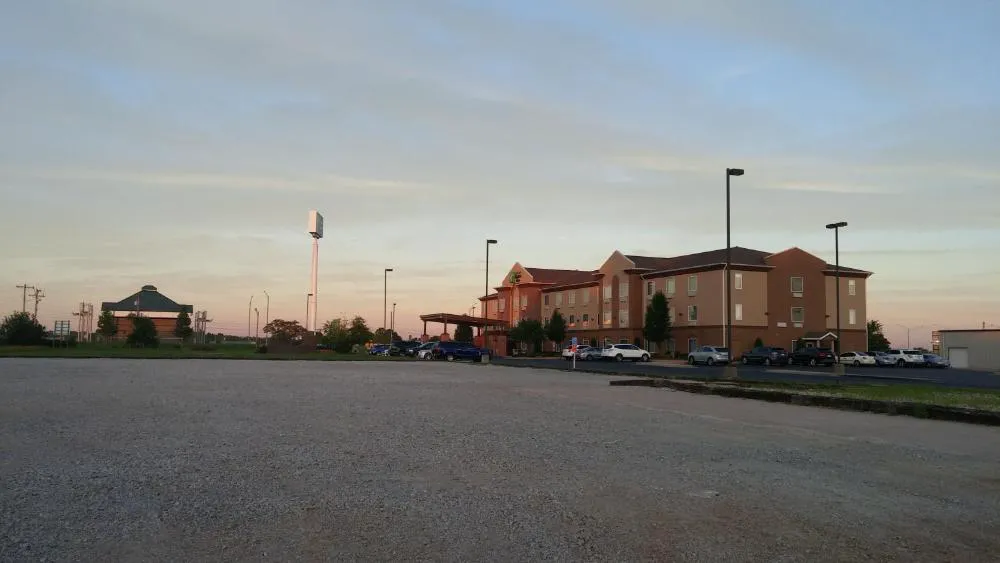 Route 66 lnn & Suites hotel hero