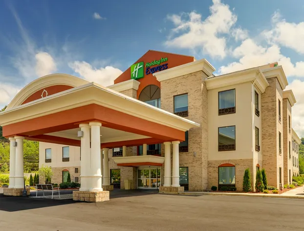 Holiday Inn Express & Suites Corbin by IHG hotel detail image 1