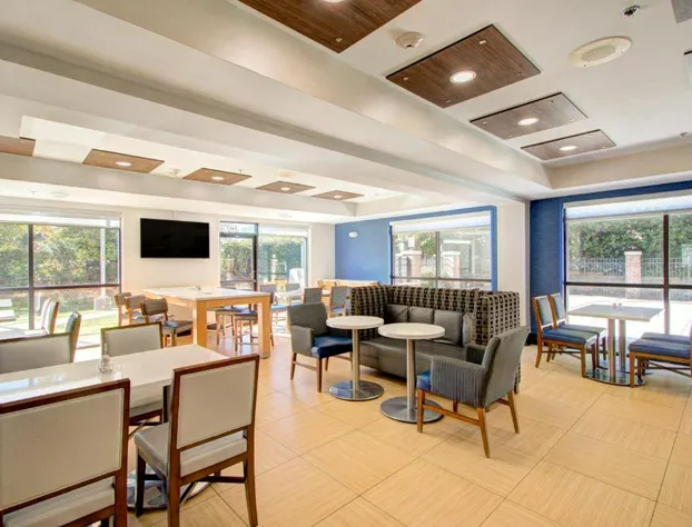 Holiday Inn Express & Suites Charlotte-Concord-I-85 by IHG hotel detail image 2