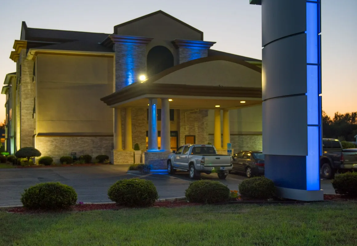 Holiday Inn Express & Suites Wauseon by IHG hotel hero