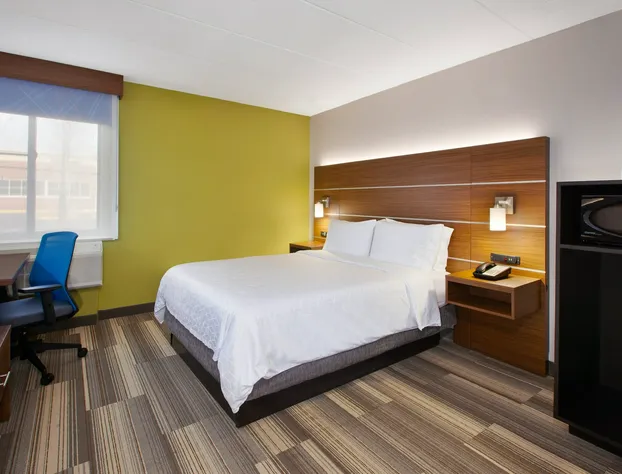 Holiday Inn Express Fairfax - Arlington Boulevard by IHG hotel detail image 3