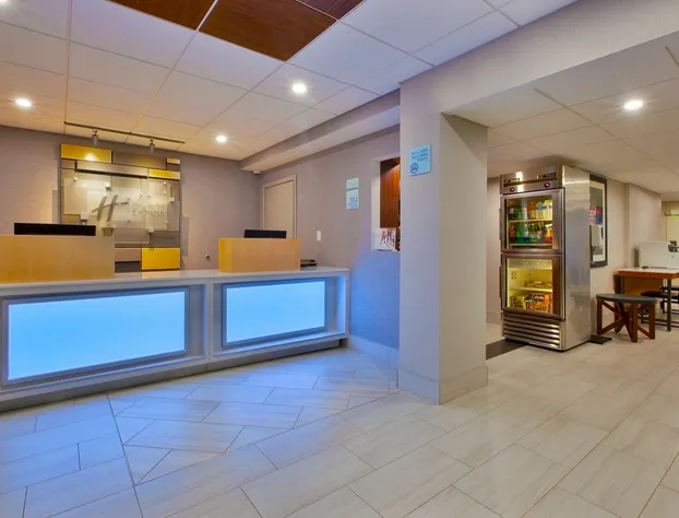 Holiday Inn Express Fairfax - Arlington Boulevard by IHG hotel detail image 2