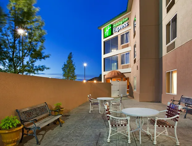 Holiday Inn Express Hotel and Suites Kings Mountain by IHG hotel detail image 1
