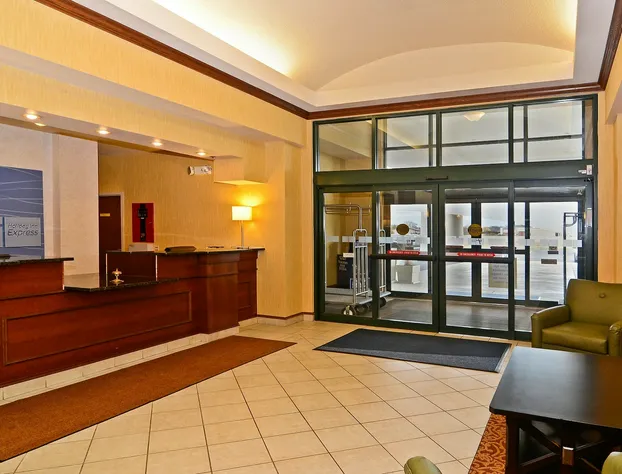 Holiday Inn Express Hotel & Suites Fort Atkinson by IHG hotel detail image 2