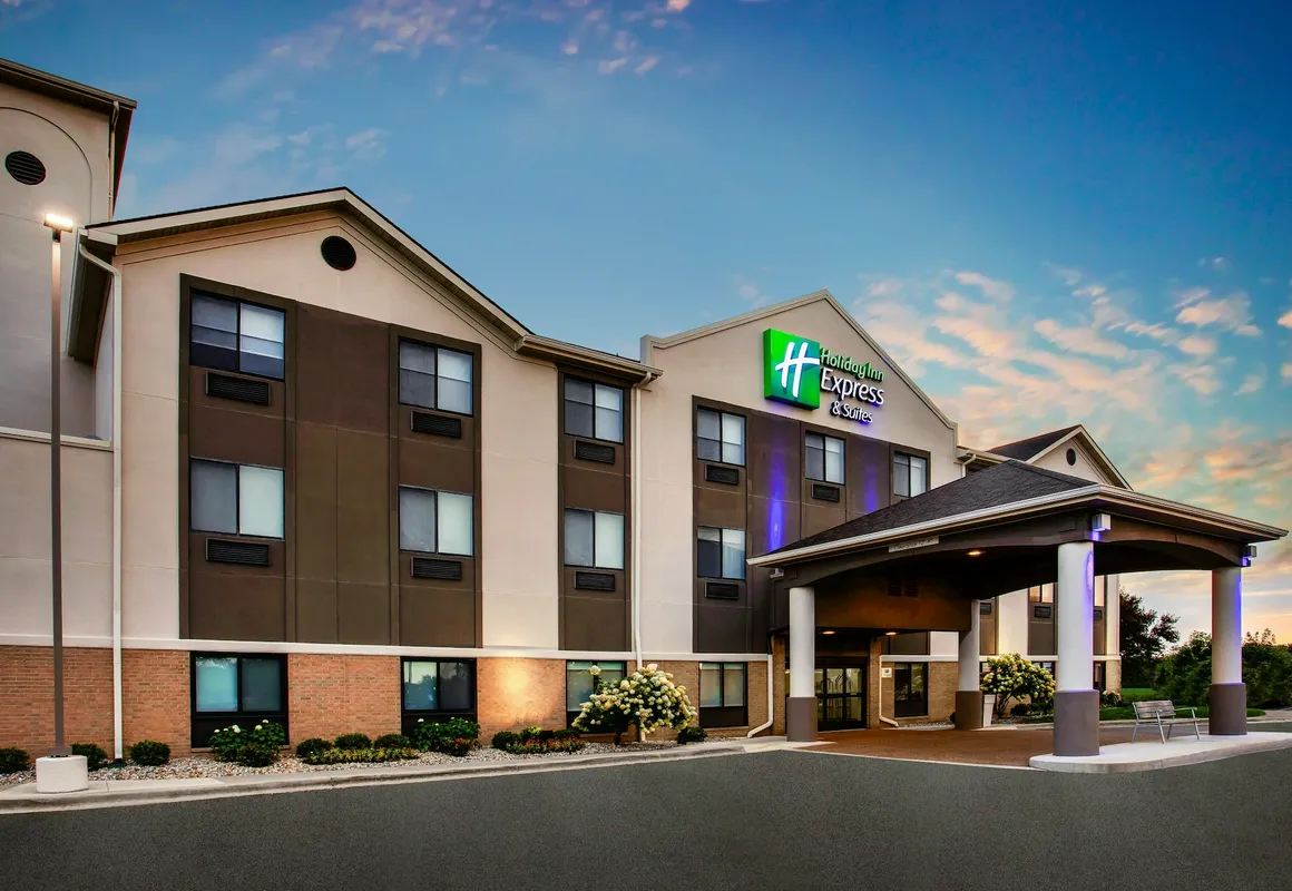 Holiday Inn Express Hotel & Suites Belleville by IHG hotel hero