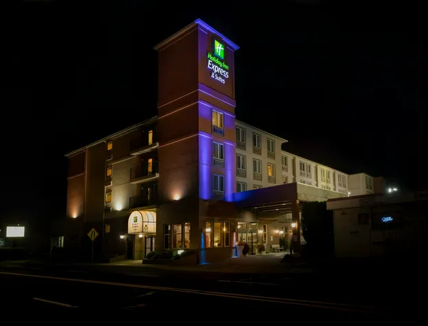 Holiday Inn Express Hotel & Suites Portland-NW Downtown by IHG hotel detail image 1