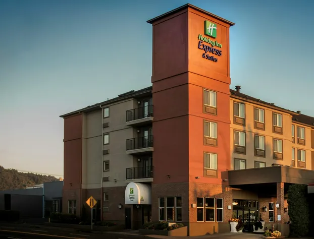 Holiday Inn Express Hotel & Suites Portland-NW Downtown by IHG hotel detail image 1