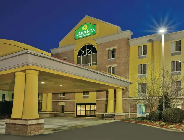 La Quinta Inn & Suites by Wyndham Hot Springs hotel detail image 3