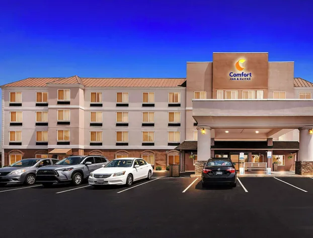 Comfort Inn & Suites Heath - Newark South hotel detail image 1