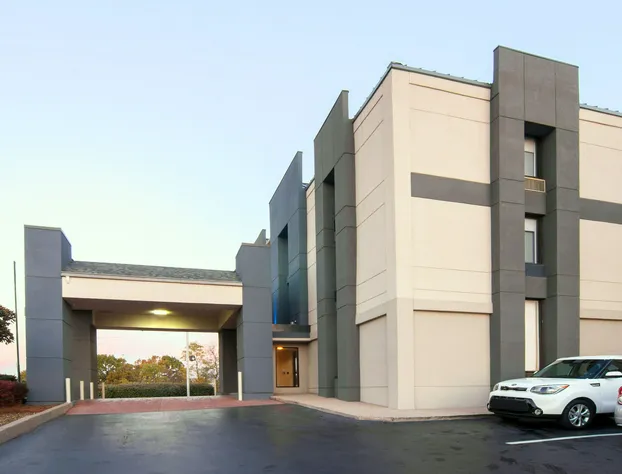 Holiday Inn Express Hotel & Suites Spence Lane by IHG hotel detail image 2