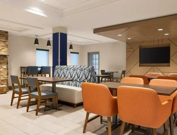 Holiday Inn Express & Suites Hagerstown by IHG hotel detail image 2