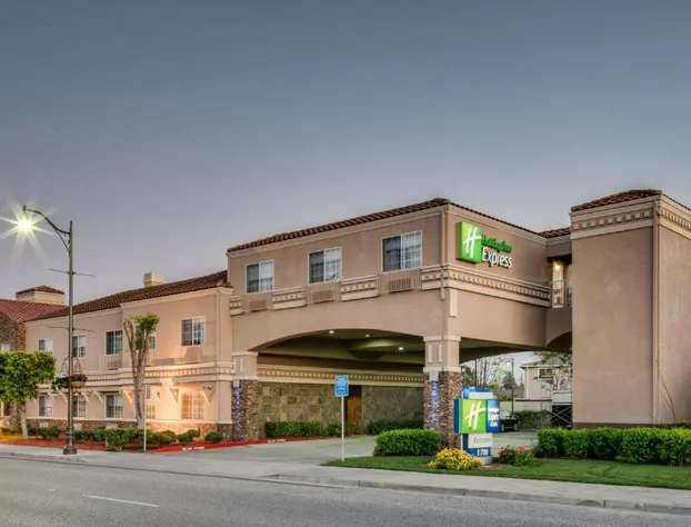 Holiday Inn Express & Suites Santa Clara by IHG hotel detail image 1