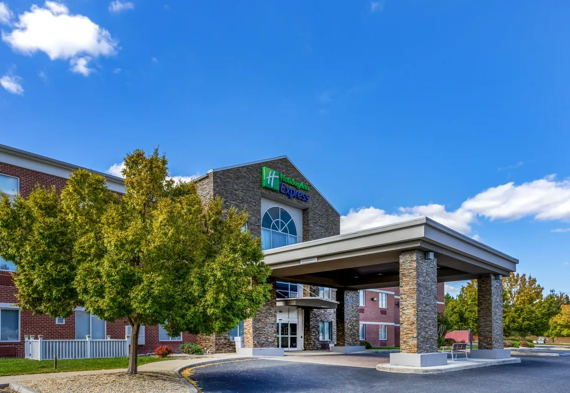 Holiday Inn Express Hotel & Suites Salisbury - Delmar by IHG hotel hero