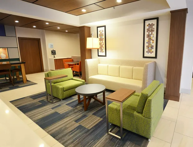 Holiday Inn Express Pittsburgh-Bridgeville by IHG hotel detail image 3