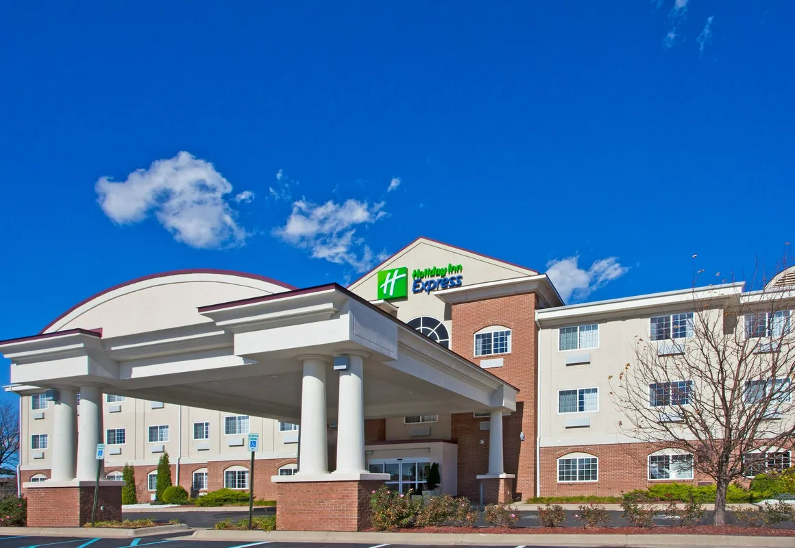 Holiday Inn Express Hotel & Suites Charlotte by IHG hotel hero