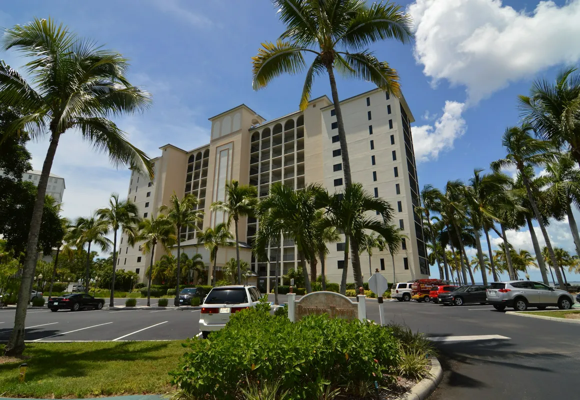 Resort Harbour Properties hotel hero