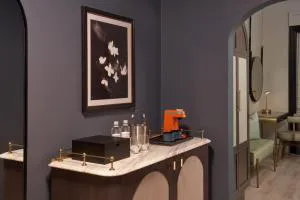 Indigo Houston at the Galleria hotel detail image 3