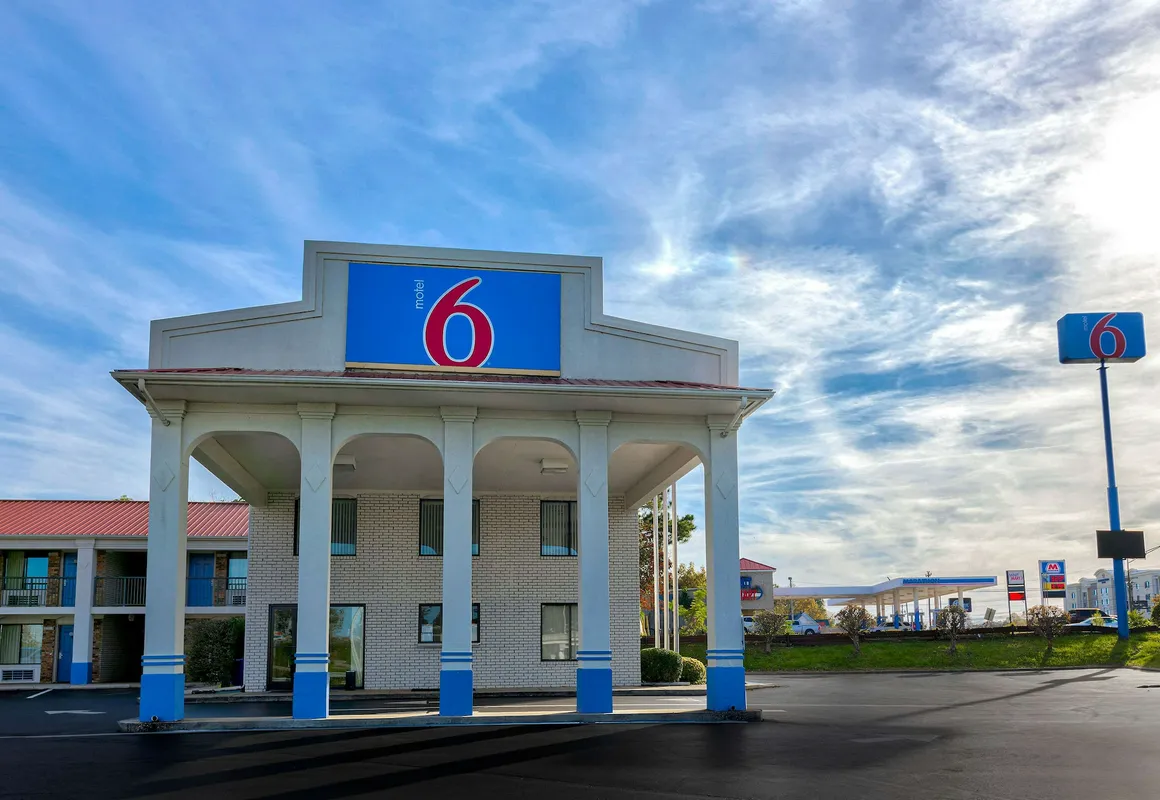Motel 6 Cookeville, TN hotel hero