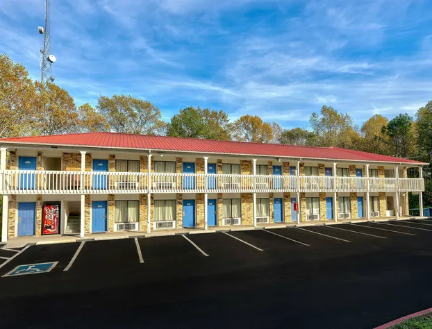 Motel 6 Cookeville, TN hotel detail image 1