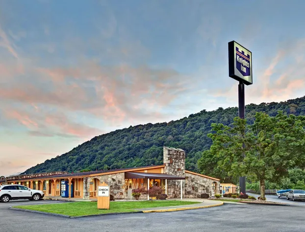 Knights Inn Charleston hotel detail image 1