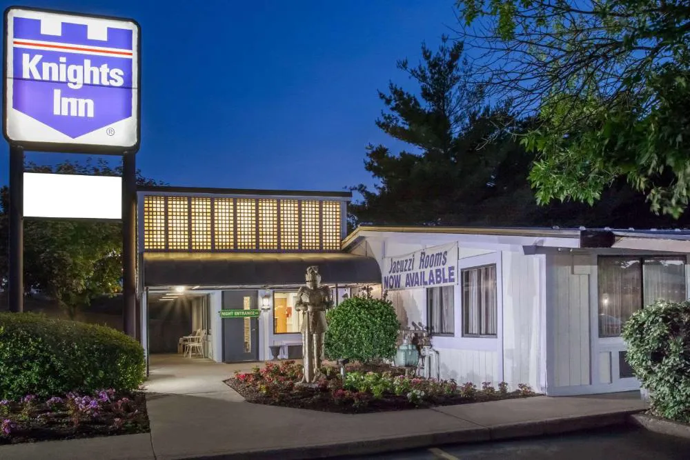 Knights Inn Pittston hotel hero