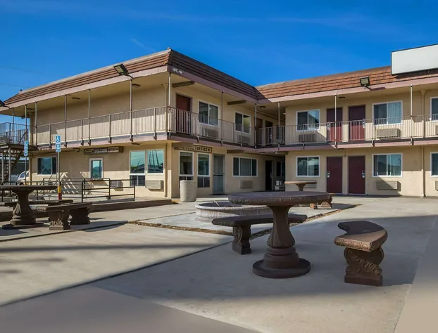 Rodeway Inn San Bernardino - Colton hotel detail image 4