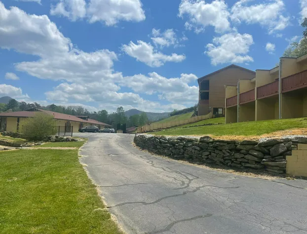 Knights Inn Dillard hotel detail image 4