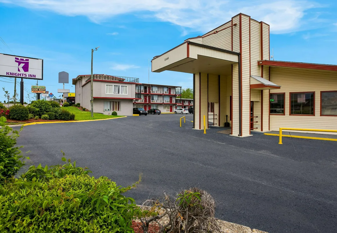 Knights Inn Fayetteville hotel hero