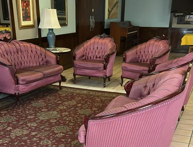 Napoleon Inn & Suits hotel detail image 2