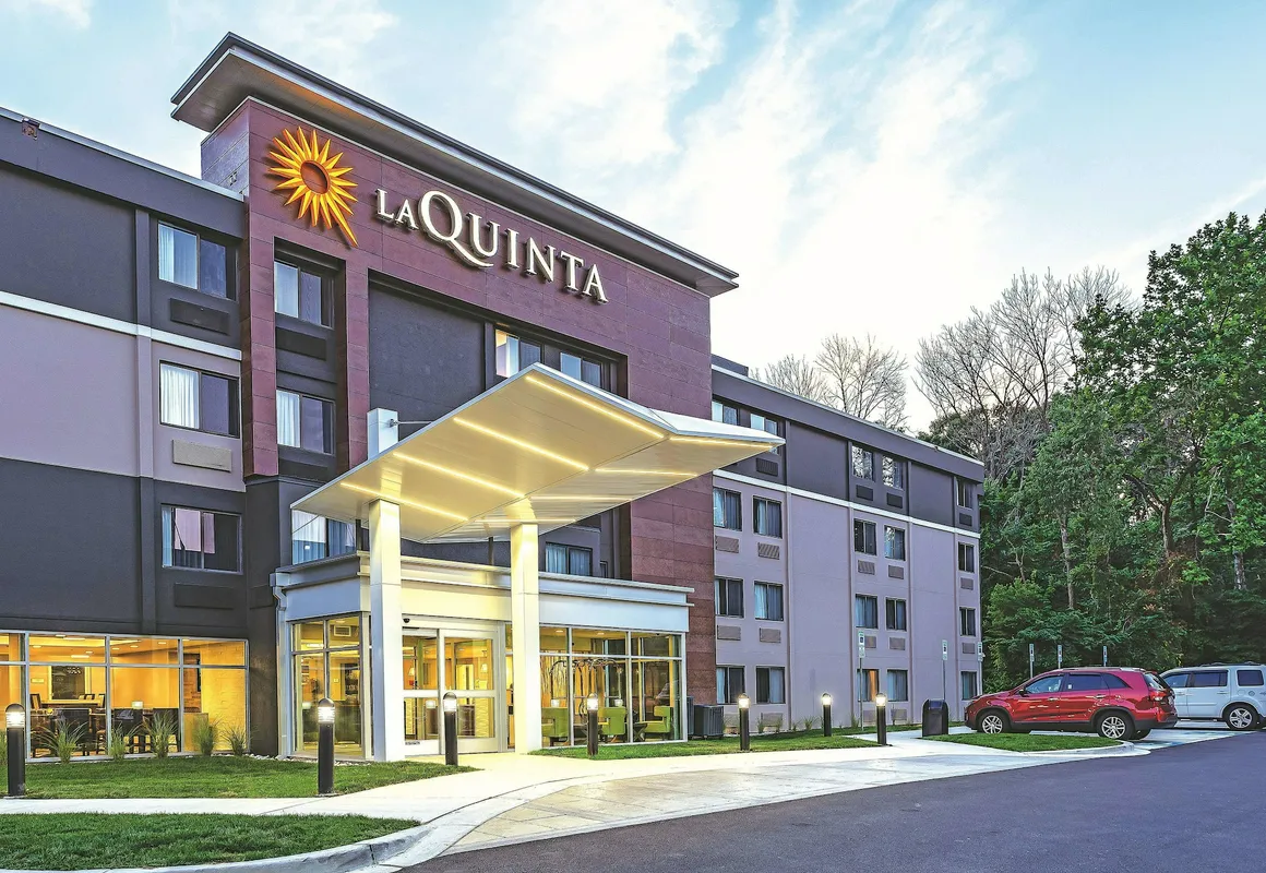 La Quinta Inn & Suites by Wyndham Columbia / Fort Meade hotel hero