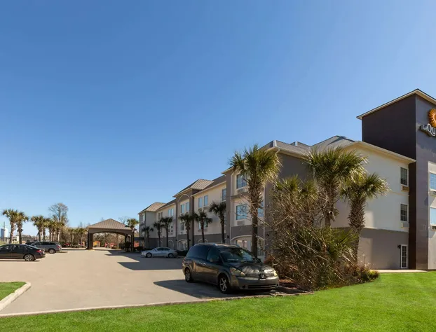 La Quinta Inn & Suites by Wyndham Houma hotel detail image 2