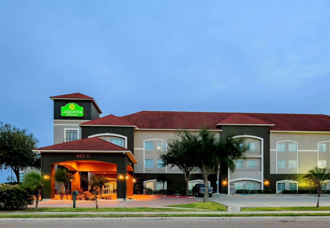 La Quinta Inn & Suites by Wyndham Mission at West McAllen hotel hero