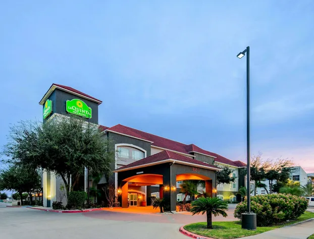 La Quinta Inn & Suites by Wyndham Mission at West McAllen hotel detail image 2