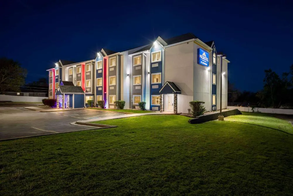 Microtel Inn & Suites by Wyndham Tulsa/Catoosa Route 66 hotel hero