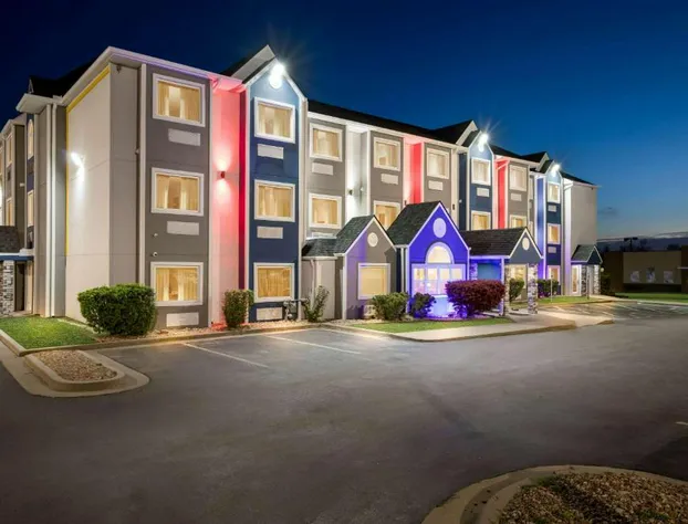 Microtel Inn & Suites by Wyndham Tulsa/Catoosa Route 66 hotel detail image 2