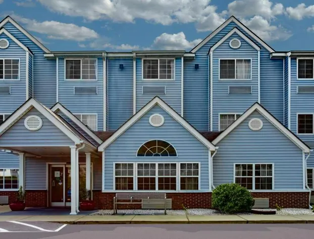 Microtel Inn & Suites by Wyndham Lillington / Campbell Univ hotel detail image 1