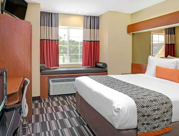 Microtel Inn & Suites by Wyndham Bushnell hotel detail image 4